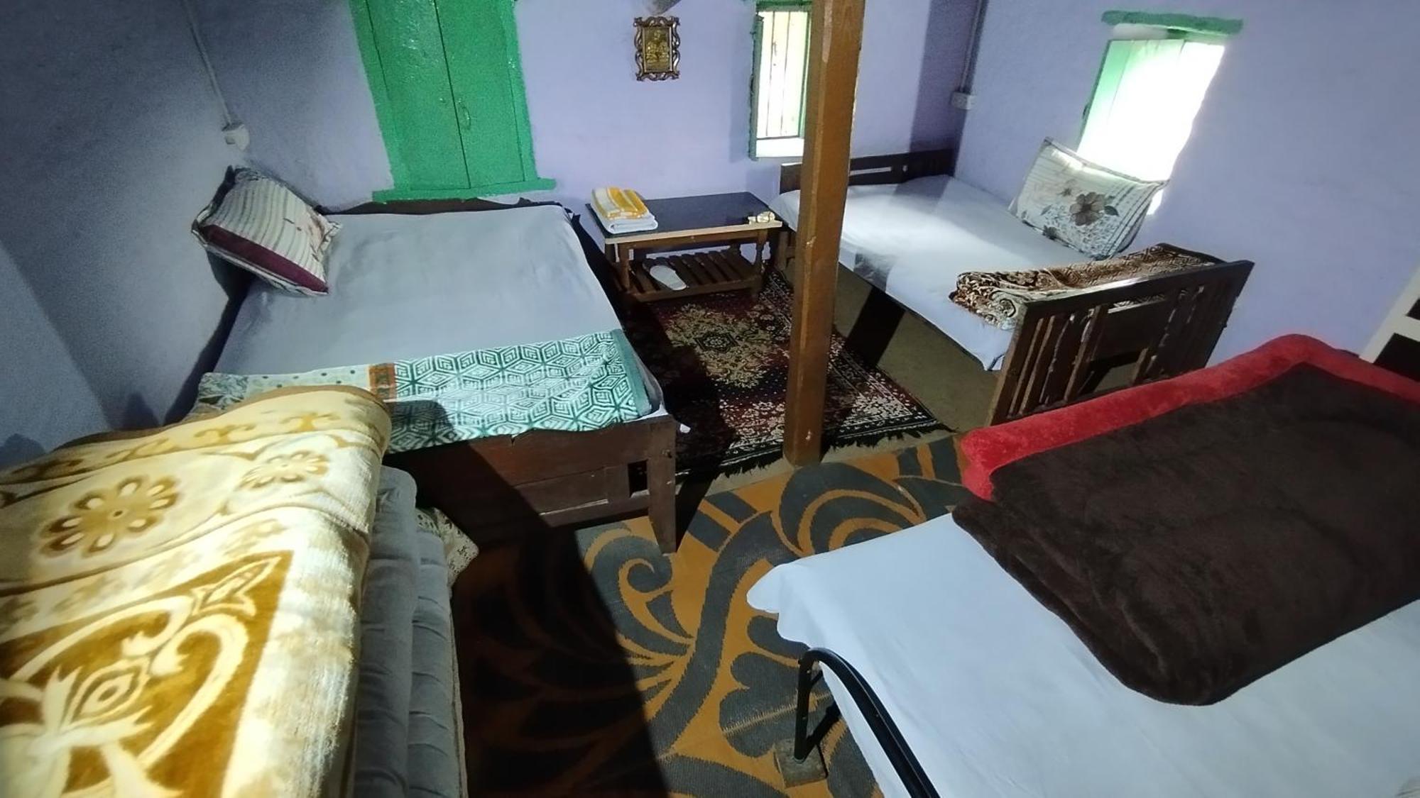 Dwarahat Village Farmstay- Babaji'S Cave Zimmer foto